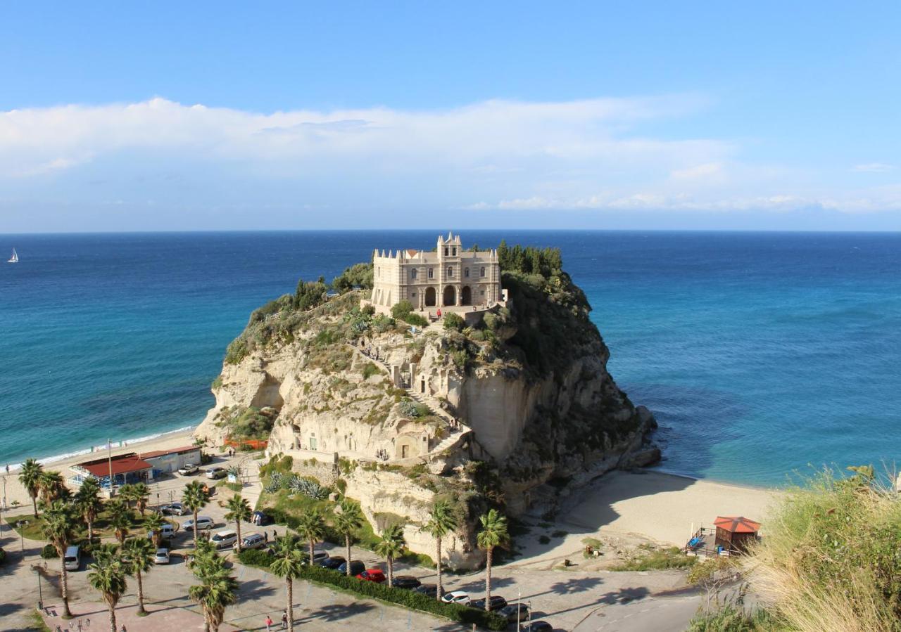 Ananea Tropea Yachting Resort Экстерьер фото